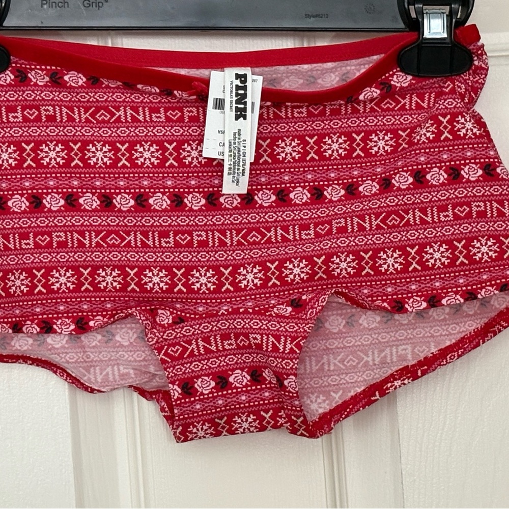 PINK Victoria's Secret Red Snowflake Boyshort Brand New with Tag